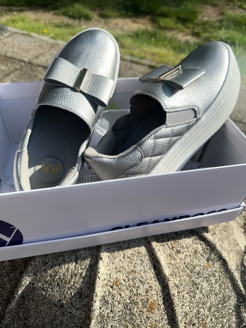 JOY LUXE Slip-On Women's Bow Sneakers in Silver